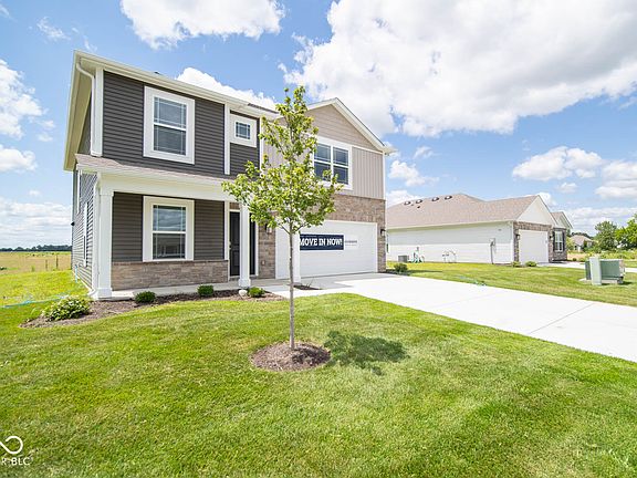 3rd image of 2315 Larkspur Ln