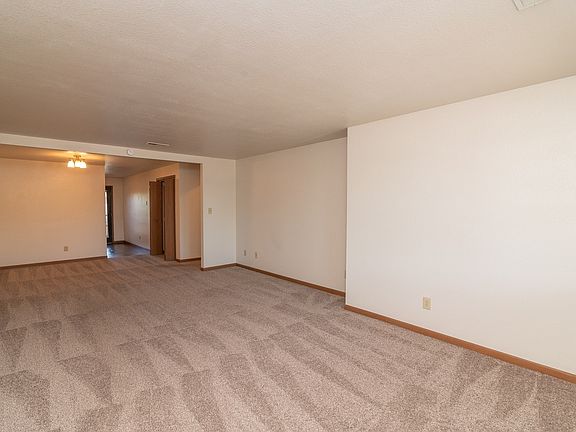 2nd image of 2504 Southridge Dr