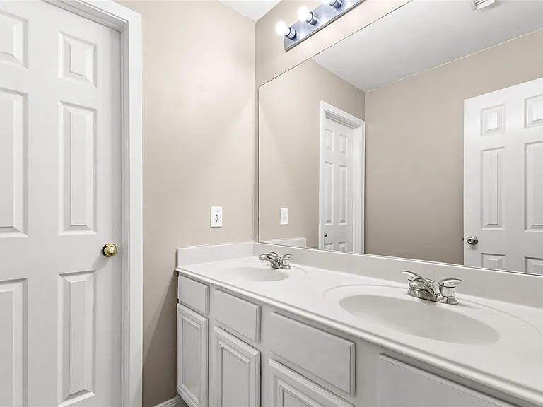 17250 Cricketbriar Ct — Photo 25
