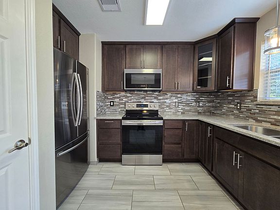 5th image of 5202 Causeway Ct