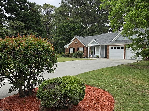 2nd image of 3076 Elizabeth Ln