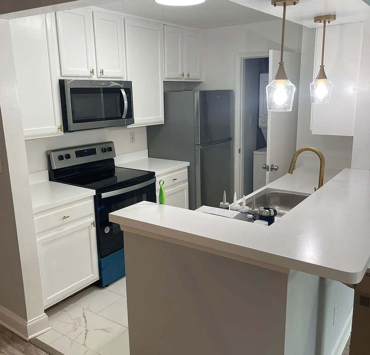 2 bed, 1052 sqft, $2,100 — Photo 3