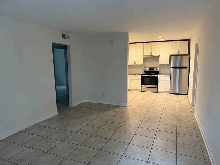 526 Gresham Park Dr #E — Photo 3