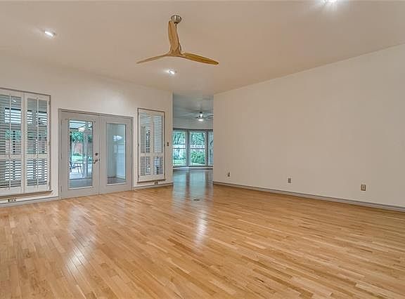 5th image of 203 Lake Hollow Dr