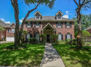 3334 Vista Lake Dr, Sugar Land, TX 77478