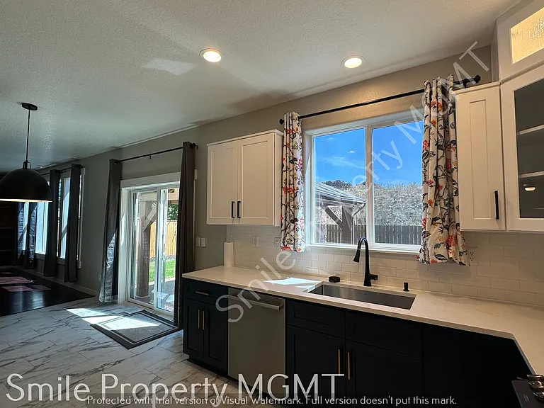 4524 SE Oakhurst St — Photo 12