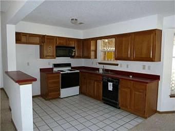 4th image of 1370 NW Jefferson Ct