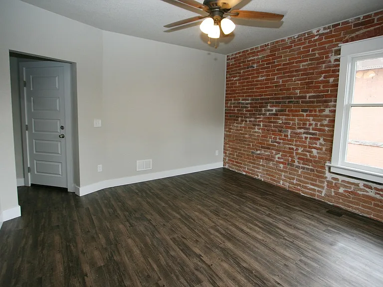 1559 Vine St — Photo 2