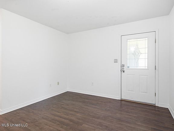 4th image of 2110 30th St