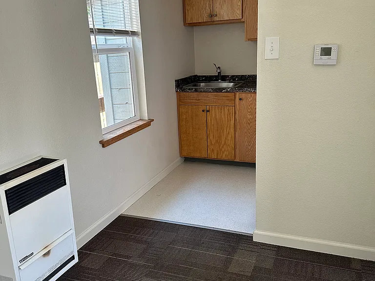 1293 Clover Dr #C — Photo 1