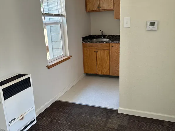 1293 Clover Dr APT C, Santa Rosa, CA 95401