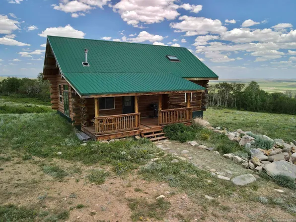 37 Wapiti Trl, Elk Mountain, WY 82324