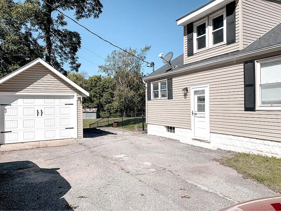 2 bed, $1,150 — Photo 3