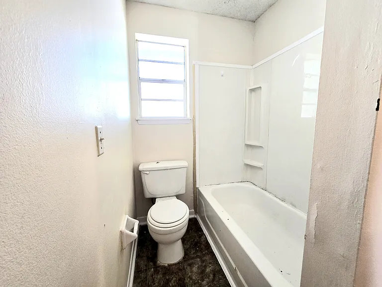 3230 Palmdale Ave — Photo 12