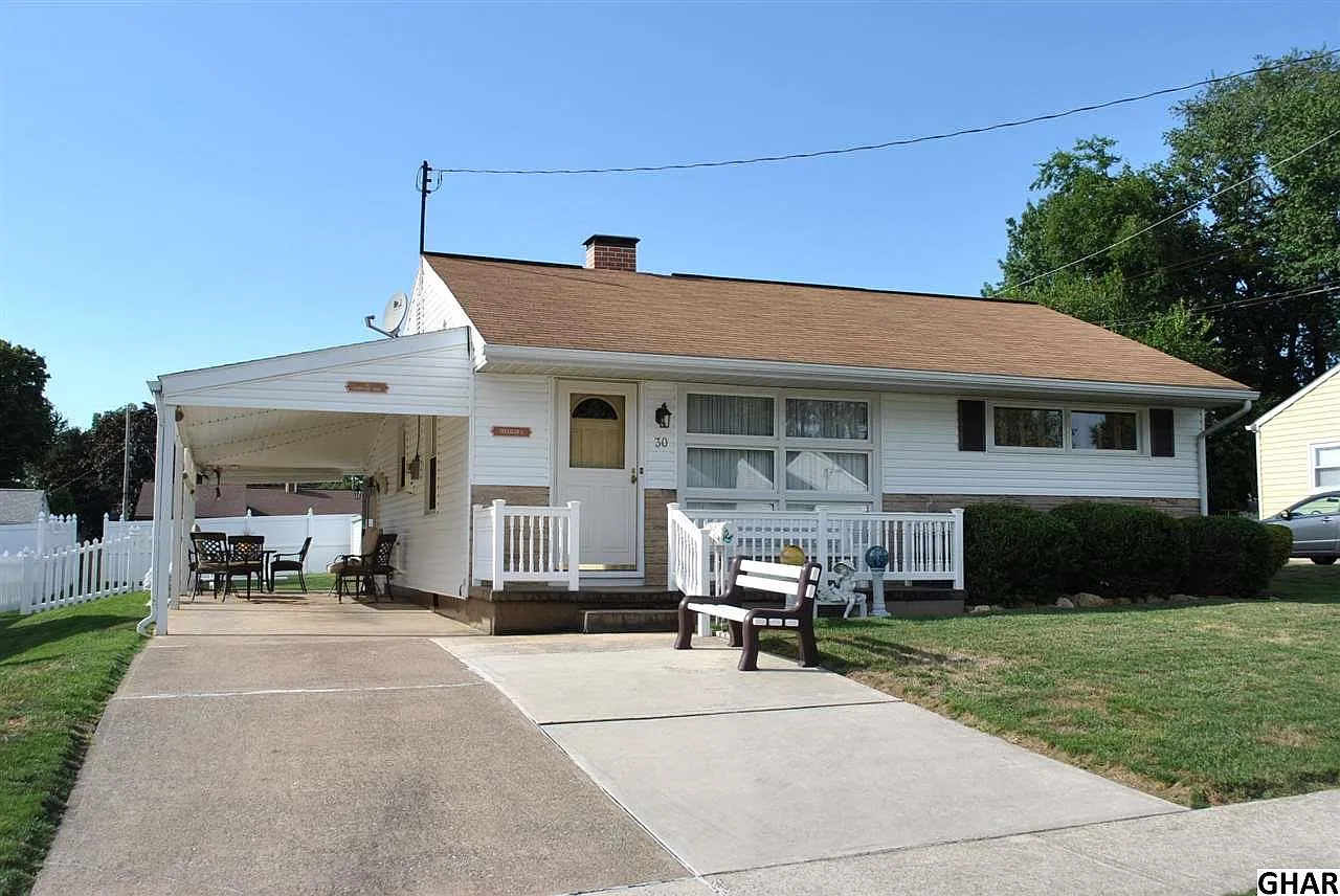 30 Courtland Rd photo 1
