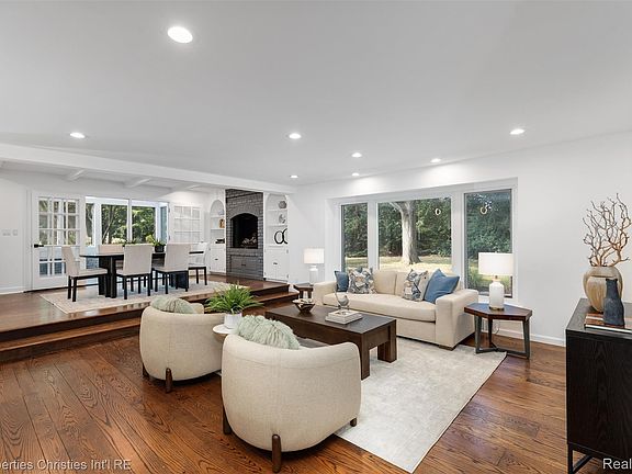 5th image of 1257 Charrington Rd
