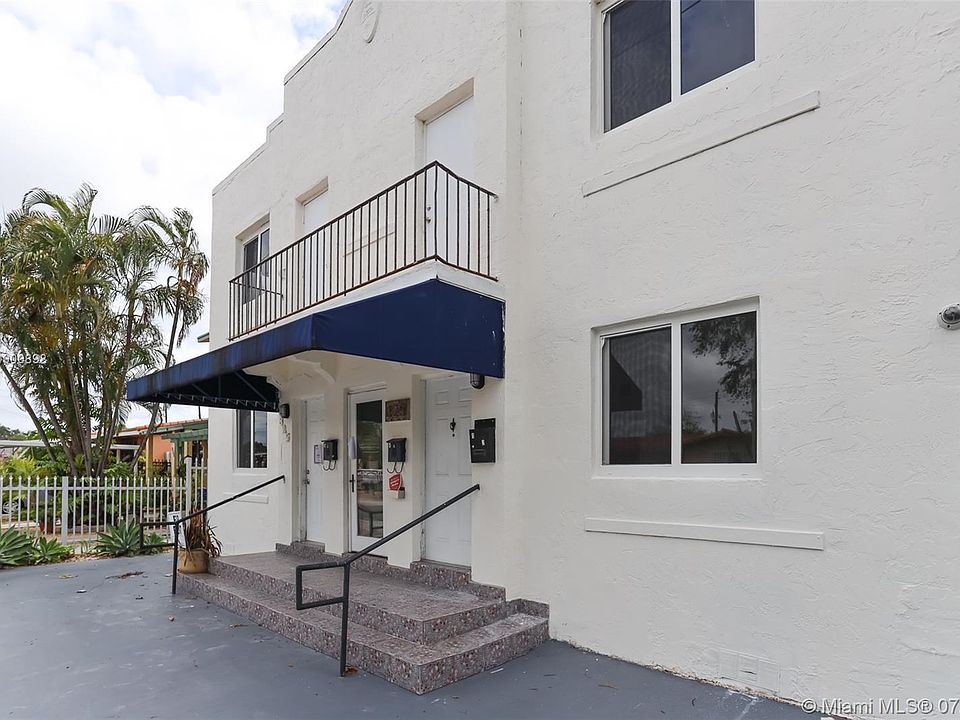 1st image of 825 NW 18th Pl #4