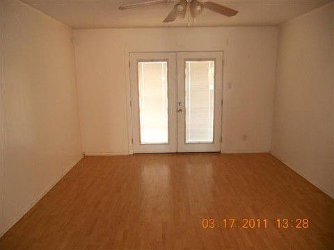 4th image of 1038 E 43rd St