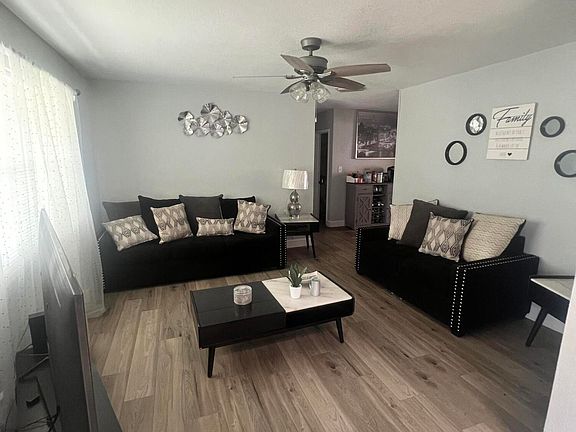 3rd image of 104 SE Bonita Court
