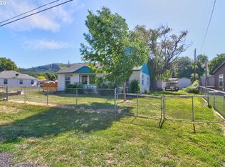 3102 W 7th St, The Dalles, OR 97058