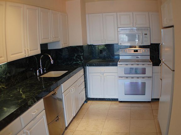 5th image of 2200 Sacramento St APT 1101