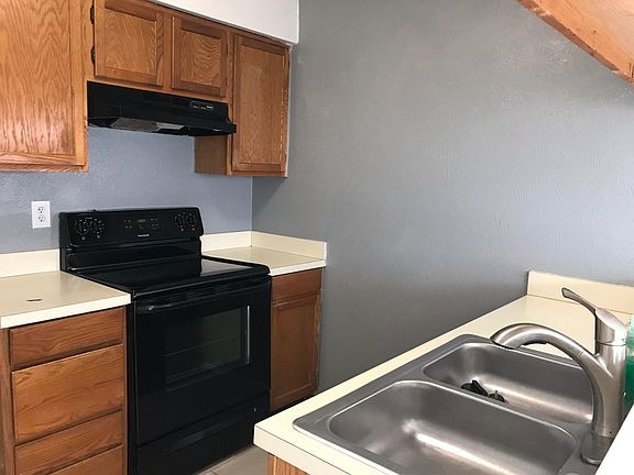5th image of 420 N Elm St APT A