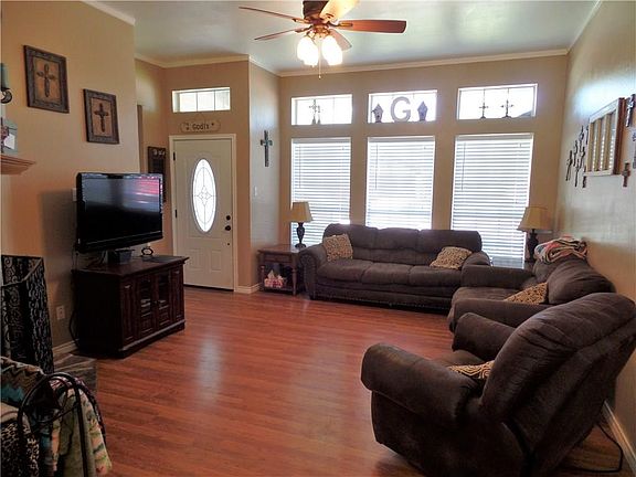 5th image of 1017 Oxford Dr