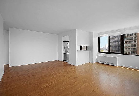 3rd image of 124 W 60th St APT 23D