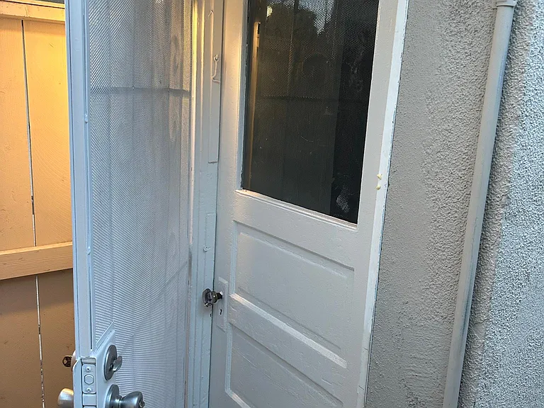 225 Termino Ave #225B — Photo 12