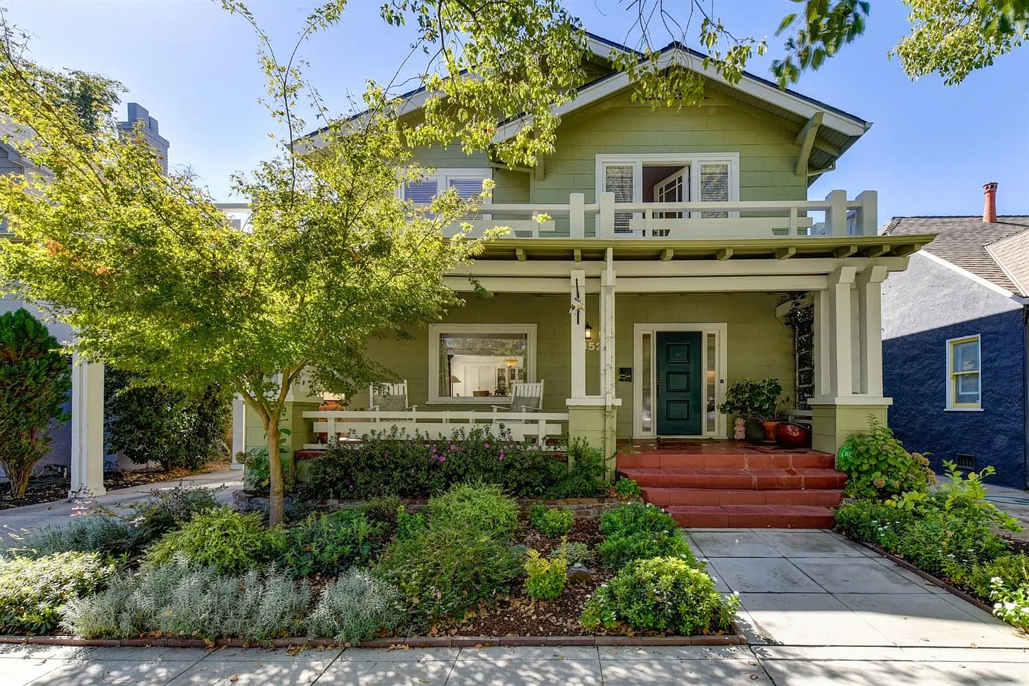 2352 Marshall Way photo 1