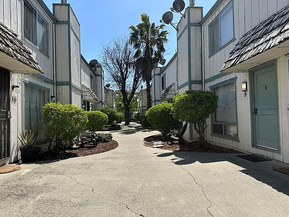 4th image of 2318 Q St #10