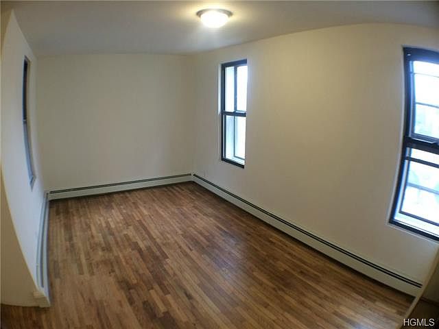 1st image of 2056 Morris Ave #1
