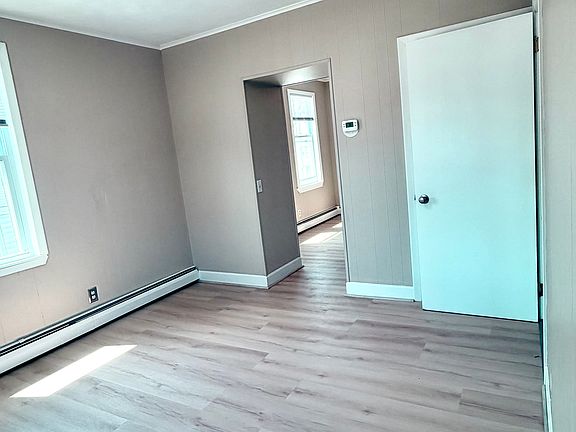 4th image of 1303 Cranston St #2A