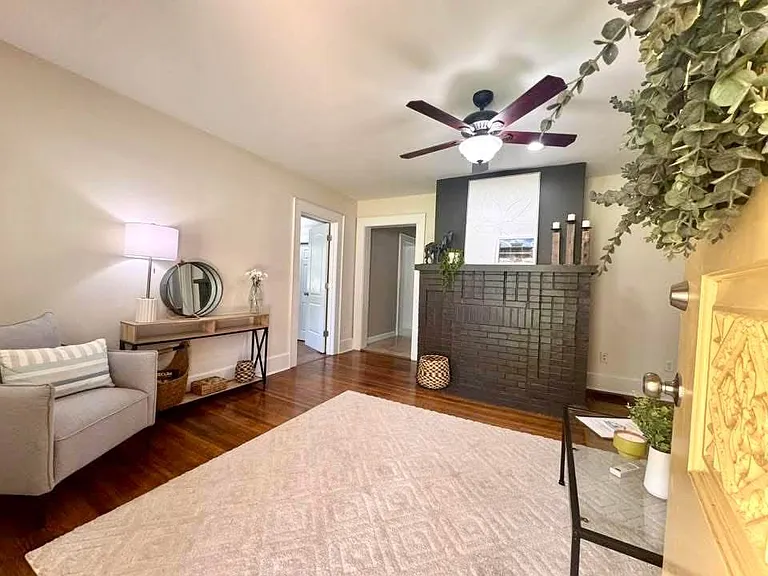 408 Broughton St — Photo 10