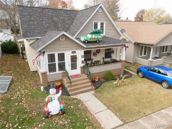 323 S 6th St, Vandalia, IL 62471