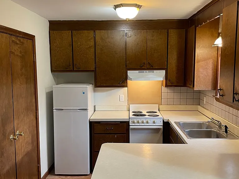 492 East St #25 — Photo 7