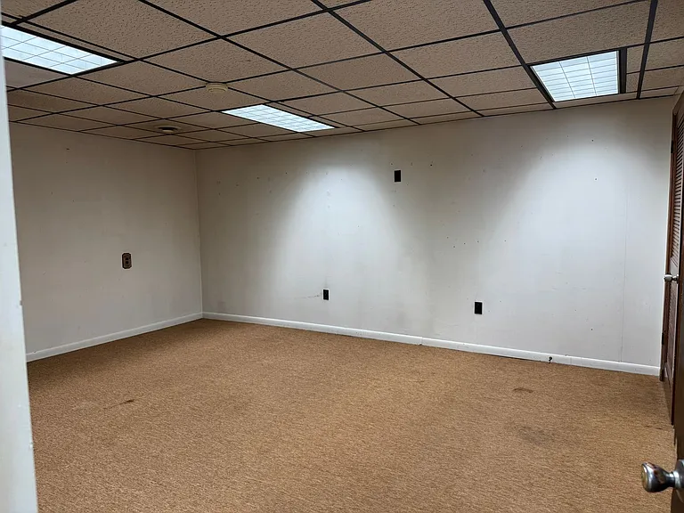 300 Seneca Ln — Photo 5