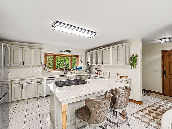 5th image of 17634 Meceola Rd