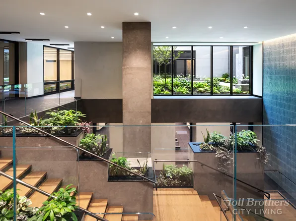 77 Charlton Street image 1 of 33