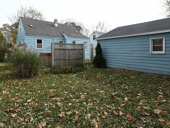 5th image of 3543 Heron Ave SW
