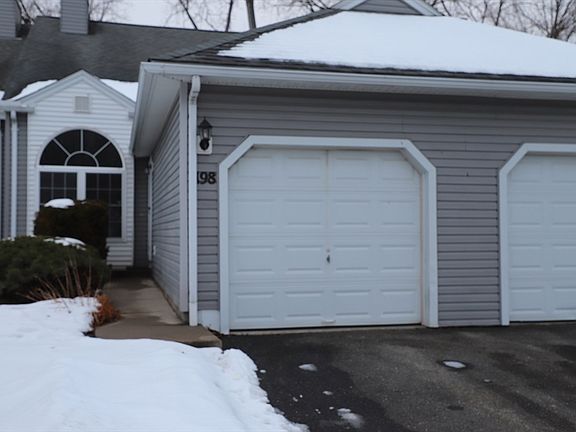 2nd image of 198 Brookfield Ln Unit 198