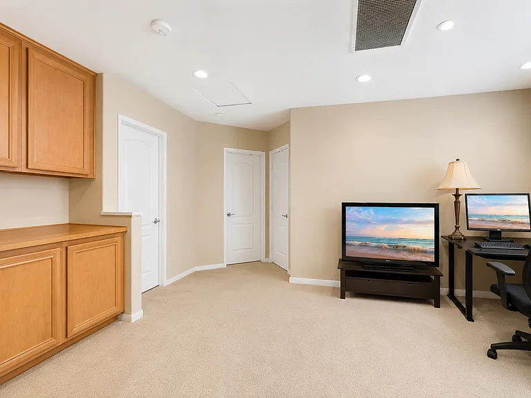 10430 Shelborne St #42 — Photo 23