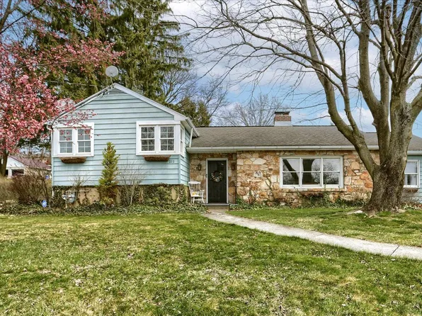 211 Forge Rd, Boiling Springs, PA 17007