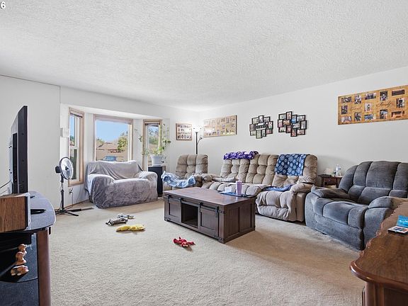 2nd image of 602 N Dolash Ct