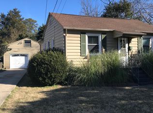 4 W Commodore Dr, Newport News, VA 23601