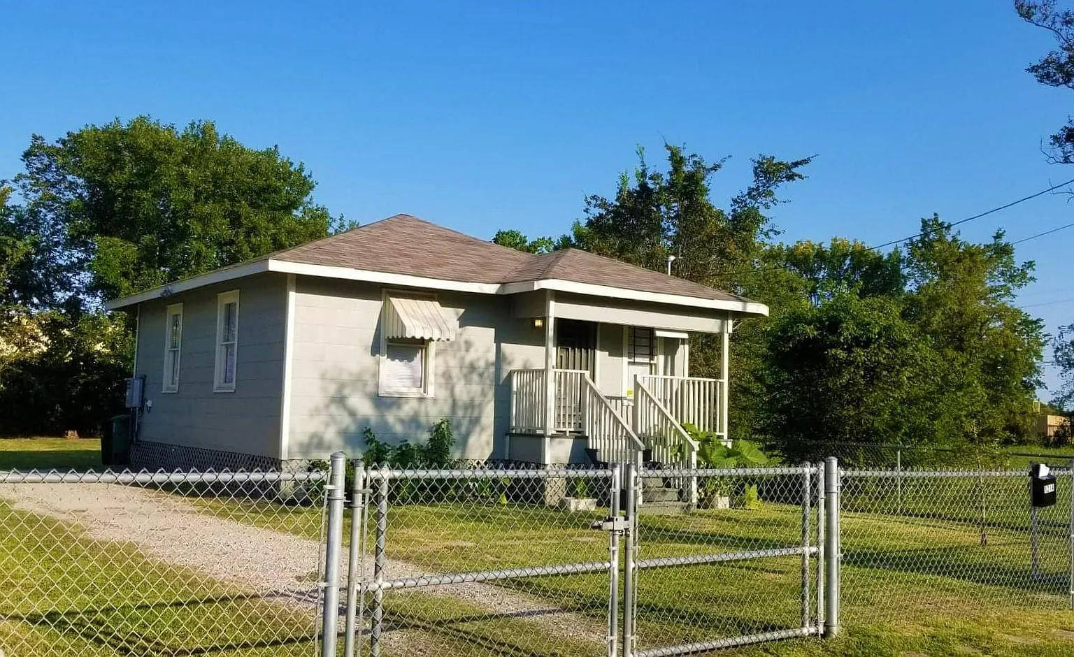 2 bed, 1.0 bath, 700 sqft, $1,225 — Photo 2
