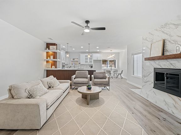 2nd image of 1013 Tanglewood Ln