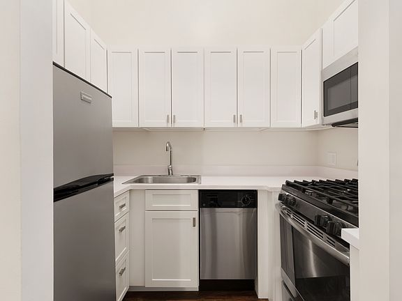 3rd image of 244 E 74th St APT Gr