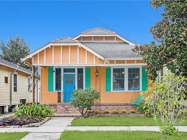 8327 Apricot St, New Orleans, LA 70118
