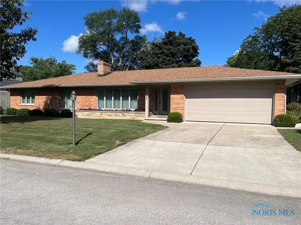 2711 Riverview Dr, Maumee, OH 43537